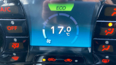 Nissan Juke 1.5 dCi N-Connecta 5dr Diesel Hatchback